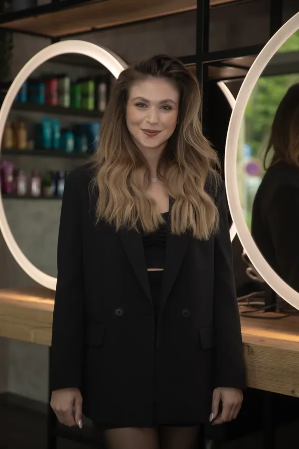 Laura – VEÍZU